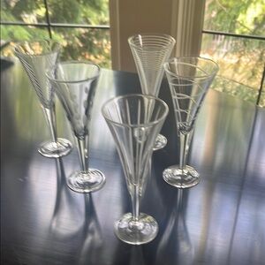 Elegant Clear Glass Champagne Flutes Set